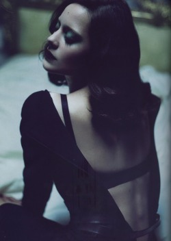 gentlemanlosergentlemanjunkie:  Marion Cotillard, Vogue Paris, September 2010.