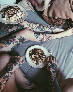 thebrokenhalfmoon:  The moment when your girl makes u some pancakes. 🍳🍴💘 @frnksson 