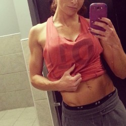 sexygymchicks:  @ms_sammy_b_fit: Great pre-road trip workout at @d1cbus ! #gymrat #bodybuilding #fit #fitbody #femmephysique #fitgymbabes #iAMtheAPEX #instafitbabes #instafit #fitness #npc #bodesquad #ig_fitness_freaks #d1sports @d1sports @teamnodaysoff