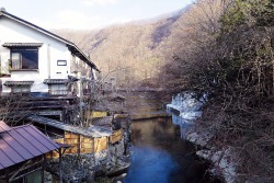 tokyogems:  walked around yunishigawa onsen for a while. the town was practically empty, but it was really nice and peaceful.  チェックインできるまで待ってるあいだぶらぶら。  vlog