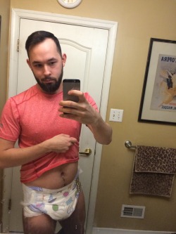 raddiaperbread:  I got all ready for school and the gym… Here’s what was under neath.   sexy man!