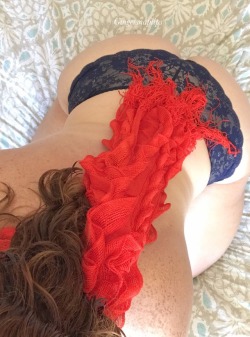 gingersnaplips:  mrmrssecret:  Happy Hump Day and 4th of July! 💕  Hey there beautiful always a pleasure to see you @gingersnaplips love the top and those panties are fabulous Happy Holiday HumpDay sexy lady 🇺🇸👍❣️ Thanks for sharing 😜