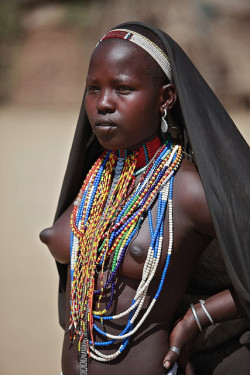 Ethiopian Erbore woman, by Ingetje Tadros.
