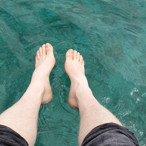 paulsbunion:  showmeyourfeet: Nice and fresh…tender soles and toes…so yummy!