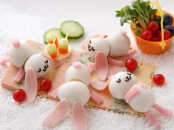 kawaiicutefood:  Click Here to find out what Food you should be eating in 2013! 