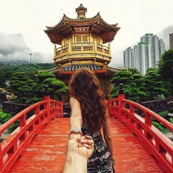 visualamor:  krevm:  caarot:  radicalhomo:  Photographer’s girlfriend leads him around the world.  i need to travel  beautiful thing   Great Idea… though those HDR photos  need to go. 