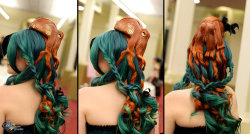 xtoxictears:  apolonisaphrodisia:  Octopus Hairpiece by deeed  Oh my god someone needs to make me one of these but with dread tentacles.O-O  I HAVE A MIGHTY NEED