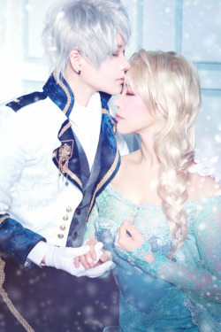 akanescarlettcosplay:  Frozen: Jack Frost &amp; Snow Queen Elsa Source [♥] 