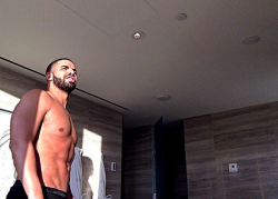 logotv:  We see you Champagne Papi. Justin Bieber sees him too…