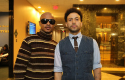Yes. That is a picture of Kriss Kross, and apparently they are reuniting.