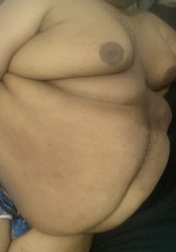 pandabaconpancakes:  Look at these flab abs ;P  Behold&hellip; The gateway to the motor-est of all motor boating.