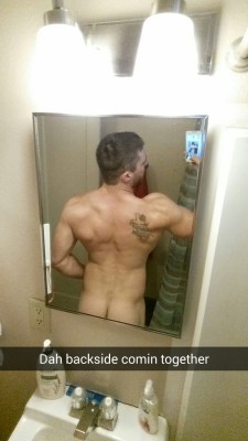 nebraskaswole:  Feel good friday. If theres one thing that can always make me feel good its my backside.