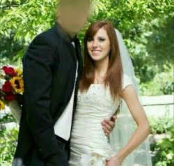 d-milf-man:  Mormon newly wed wife exposed 