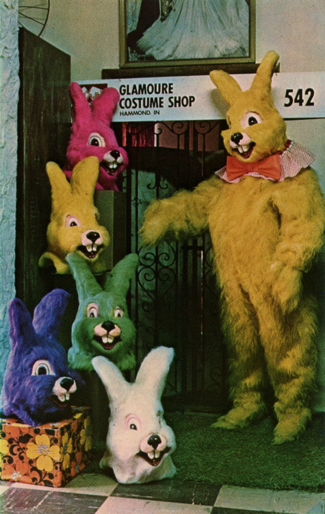blondebrainpower:Glamoure Costume Shop, 1977 
