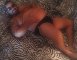 bigbellyboiz:  housebearsofatlanta:  Some guys suck in their gut when they have sex because they are self conscience but I love my tummy so I push it out further for pictures and also during sex    So nicely ballgutted!
