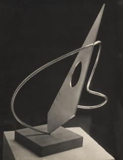 thenoguchimuseum:  Isamu Noguchi, Wind and Sail, 1928, polished zinc and wood (now lost) Only a photograph survives to document Wind and Sail, part of a small pool of sculptures Noguchi produced as he was finding his footing after his stint working as