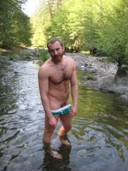 alanh-me:Follow all things gay, naturist and “ eye catching ”