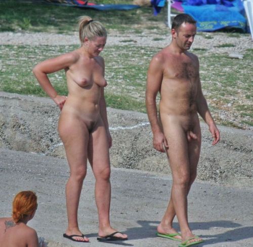 Nude beach trimmed pussy