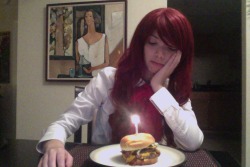 yohlo-sassakura:  sorry for my dumb face and for the poor webcam-quality happy birthday mitsuru 