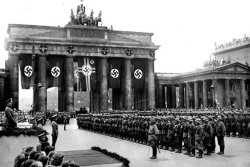 mysticismmess: azad-jan:   Germany’s Brandenburg Gate in 1939 vs. 2017.     To whom it may concern: Happy Hannukah!   Happy Chanukah from Germany!  