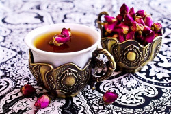 inkxlenses: Tea Roses with Oriental Motif | © Shusha