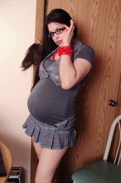 stonerpreggolover:  God I’m in Love with her and her Pregnant Body and Panties! 