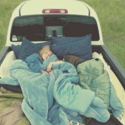 The only reason I&rsquo;d buy a ute. #cuddles #sleepy #ute #bed #adorable 