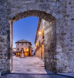 maya47000:  Gate of San Miguel (Burgo de Osma, Soria, Spain) by Domingo Leiva 