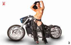 wetsteve3:  hotshoecustoms:Hotshoe Customs M109R  wetsteve3So Far Over 41,000 Real Biker Babe, Biker Event, Motorcycle and incredible photos of Professional models posing with bikes of all kinds if it has two wheels it gets posted… More published and