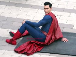 grasonas:“Kryptonian GQ photoshoot“ - Tyler Hoechlin on set of the Arrowverse crossover Elseworlds in Vancouver, October 24