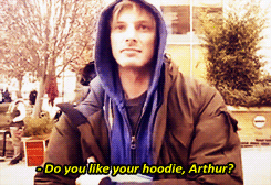 merlsy:  modern day merthur - in which merlin just wants arthur to blend in but arthur is having none of this shit (based on this &amp; this). 