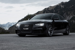 hollerdumped:  RS5 on Vossen.