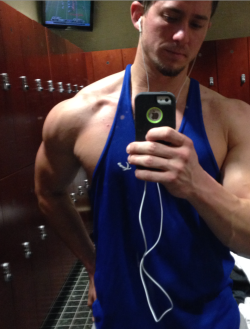 Last swolfie of the night.  Chest day tomorrow will be rough after this shoulder sesh. Cw:207