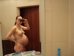 Nude Pregnant