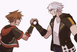 kinglets:  some more soriku kiss prompts i took on my twitter. this is #12 (kiss on the hand) for @kingdomkett