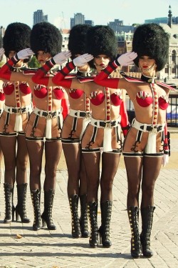 babesoftheworldunite:  thepinupclub:  Crazy Horse  I would watch the changing of the Royal Guard if they all looked like this