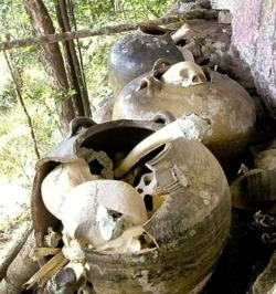 Little is known about this mysterious Cambodian tribe apart from the fact that part of their burial rituals involved placing the bodies or bones of the deceased in to jars or other containers. These sites have been found in various parts of the mountains