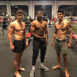 manueloveth:closetbros:  bbc-lovers-blog:  bromancingbros:    BBC giving and receiving Dick….   Before and after the post workout!   Best trio mmm 😋 
