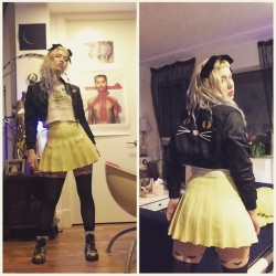 pleatedminiskirts:  Nice yellow skirt.ericrohn:  One Woman Girl Gang (by Kendalle Aubra) 