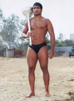 global-musings:   Maharashtra Kesari athlete Amol Buchade