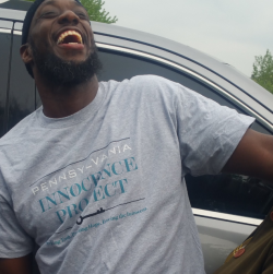 black-to-the-bones:   This is what FREEDOM looks like! After being wrongfully convicted and spending 24 years in prison,   Shaurn Thomas is finally free.