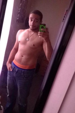 nerdy-little-leo-gaymer:  Not sure if my body is looking better, or I’m just getting better at taking pictures of it…