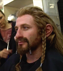 weesnawwwwwdfd-deactivated20161:    Dean O’Gorman becoming Fili and making faces   