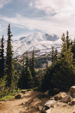 sitoutside:   Mount Rainier by  Jared Atkins  