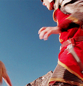 leroichevalier:  → Edmund destroying Queen Jadis in each of the ‘Chronicles of Narnia’ movies.