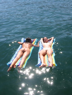 heartlandnaturists:  People often ask - what is it that nudists do?  There are lots of activities you can do nude!  But sometimes we just like to relax, soak up the sun, and float. There are few things that feel as great as floating nude in the water