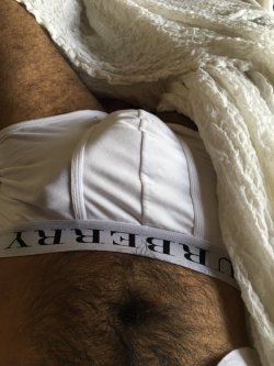 roaminfan-two:Attractive Arab bulge !!!