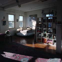 labilelupine:  juni-per:  lovemetoinfinity:  caught:  al2ien:  crystalfriedman:  I wouldn’t mind living like this, a small little place that over looks the city. I could play records, drink tea, paint on Sundays, read books sprawled out on the ground