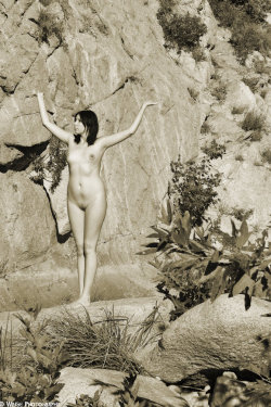 ayearofdeepcreek:  deep creek goddess One of many beautiful desert landscape/nudes by  http://dwingephotography.deviantart.com 