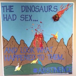 lacigreen:ty-x-buttfl4p:castiel-knight-of-hell:nosdrinker:thebigemo:godcan’t argue with that logicare there two dinasaurs having sex on top that mountain?  I had no idea dinosaurs invented the missionary position  *~the more you know~*